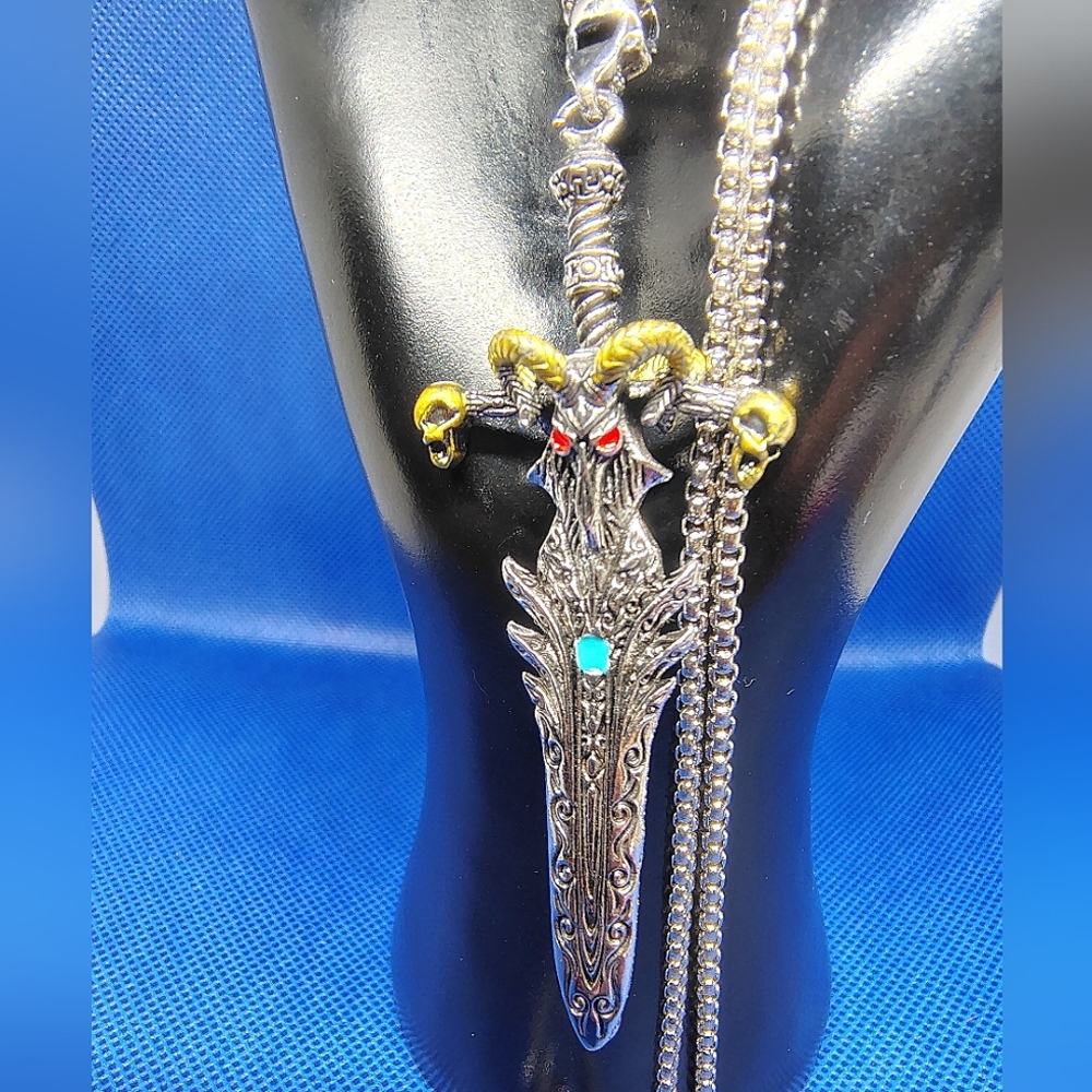 Domineering Angel Sword Necklace - Picture 5 of 7